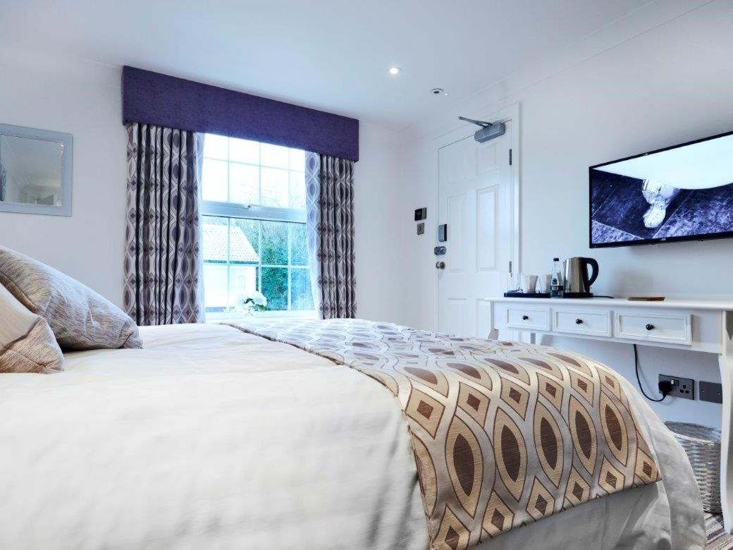 Hotel The Rose And Crown Thorpe-le-Soken Habitación foto